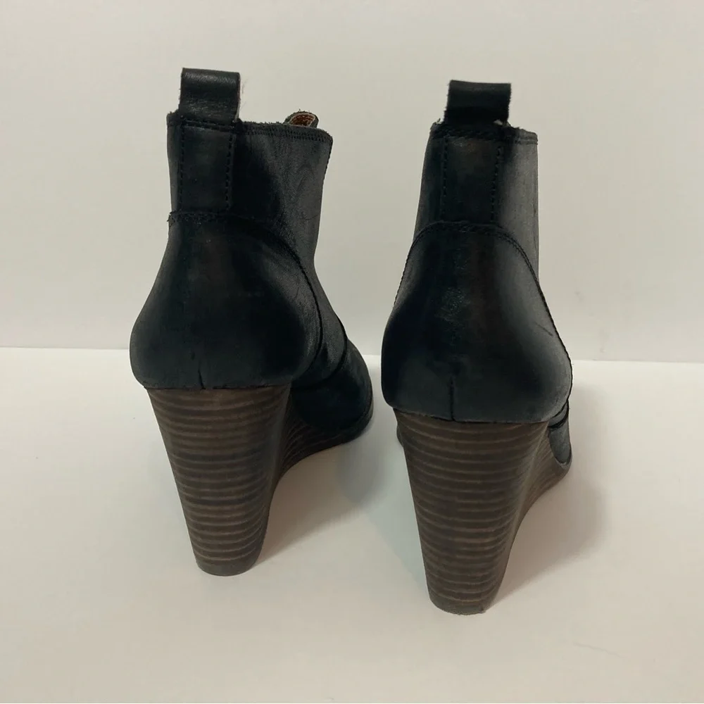 Lucky Brand Yinan black Leather wedge ankle boots booties womens size 10